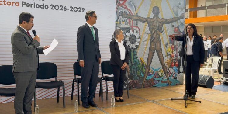 Dra. Laura Jiménez Ferretiz rinde protesta como directora de la FCAT-UAT