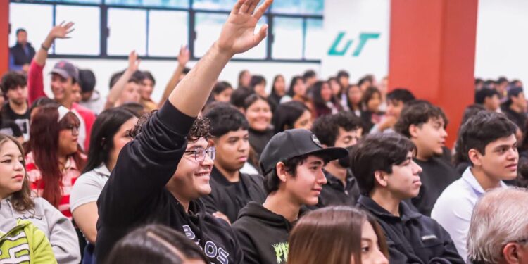 Participan más de 800 jóvenes en ciclo de conferencias “INLOVE: Más Amor Menos Riesgos”: INJUVE