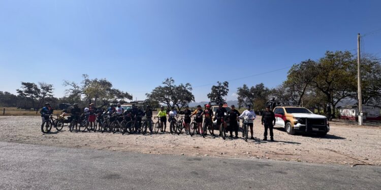 Brinda Guardia Estatal seguridad durante rodada ciclista en la carretera Tula–Ocampo