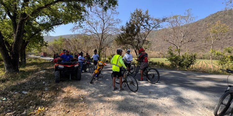 Brinda Guardia Estatal seguridad durante rodada ciclista en la carretera Tula–Ocampo
