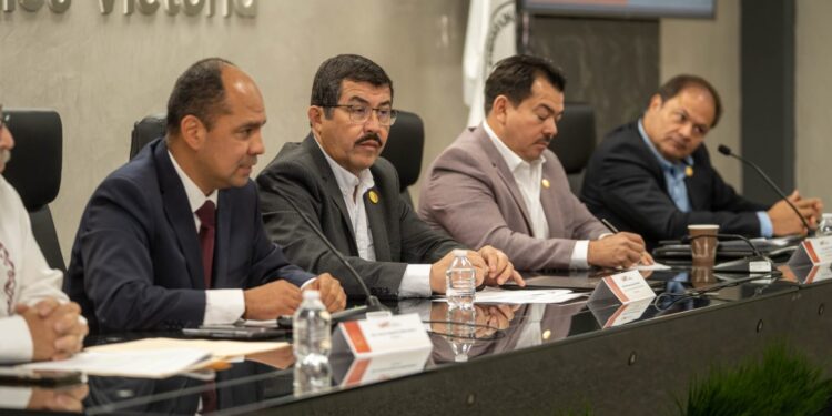 Exponen en la UAT conferencia “Voto Migrante, Elecciones 2027”