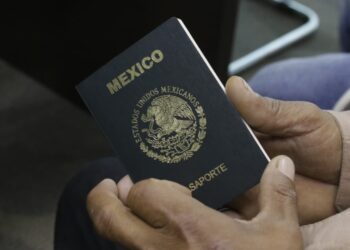 Trabajadores tamaulipecos parten al extranjero con respaldo institucional