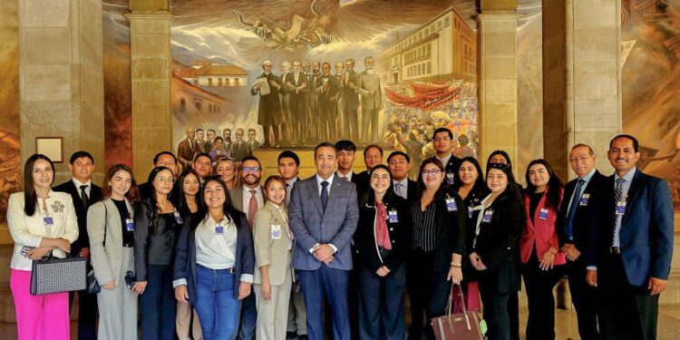 Estudiantes de la UAT fortalecen su formación en la SCJN y la Cámara de Diputados