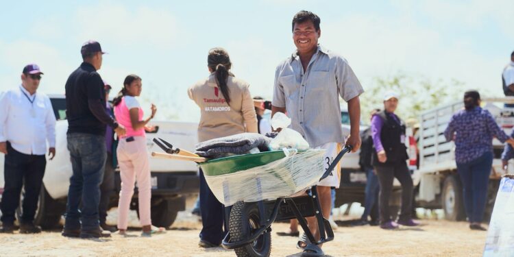 DIF Tamaulipas regresa a Matamoros y cumple compromisos con las familias de Higuerillas
