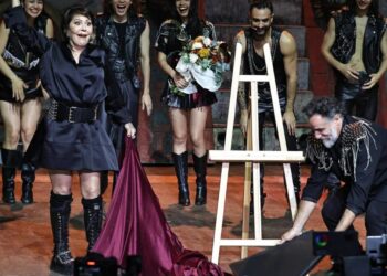 Alejandra Guzmán rompe placa en el aniversario de La Malinche El Musical