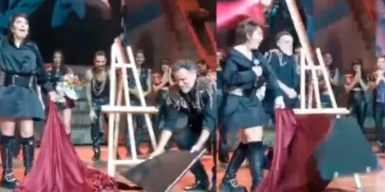 Alejandra Guzmán rompe placa en el aniversario de La Malinche El Musical