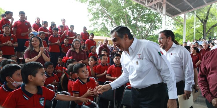 Educación humanista busca una sociedad más justa: Américo