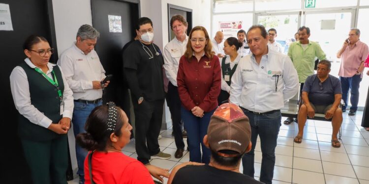 Supervisa secretaria de Salud módulos de atención médica del Operativo de Semana Mayor en La Pesca en Soto la Marina