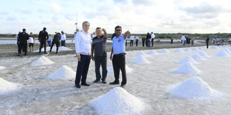 Supervisa Américo Villarreal proyectos productivos y deportivos en el sur de Tamaulipas