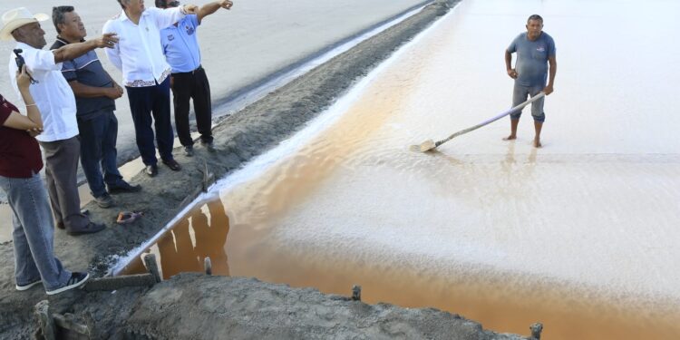 Supervisa Américo Villarreal proyectos productivos y deportivos en el sur de Tamaulipas