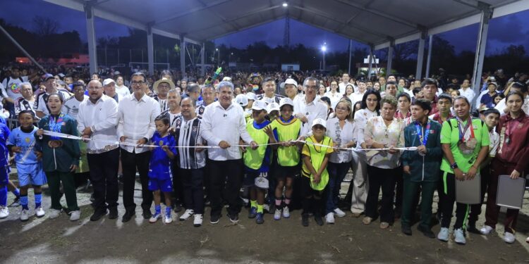 Supervisa Américo Villarreal proyectos productivos y deportivos en el sur de Tamaulipas