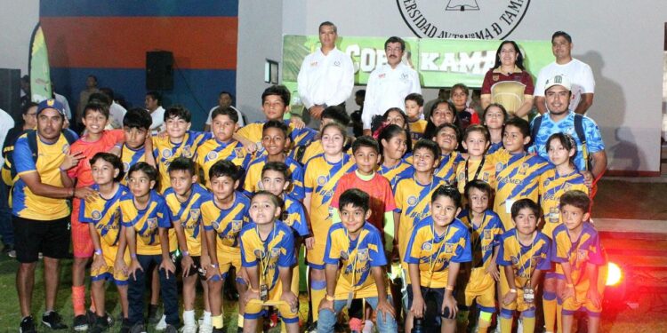 Con gran éxito inaugura Dámaso Anaya el estatal de la Copa Kama’s de fútbol