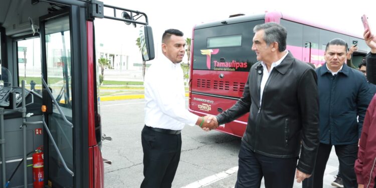 Supervisa gobernador unidades del nuevo sistema de transporte público de Tamaulipas