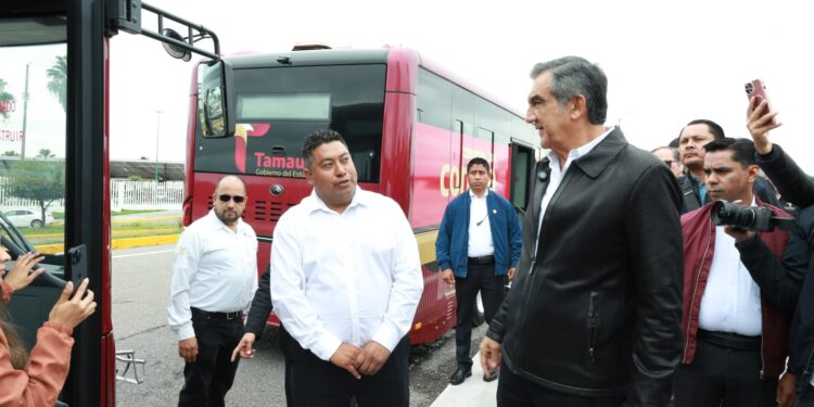 Supervisa gobernador unidades del nuevo sistema de transporte público de Tamaulipas