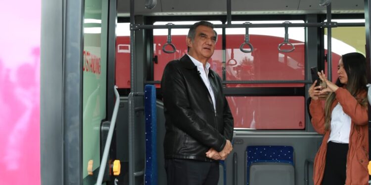Supervisa gobernador unidades del nuevo sistema de transporte público de Tamaulipas