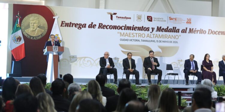 Las y los maestros son el corazón de la transformación: Américo Villarreal