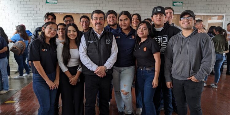 Reafirma rector de la UAT compromiso con la comunidad estudiantil