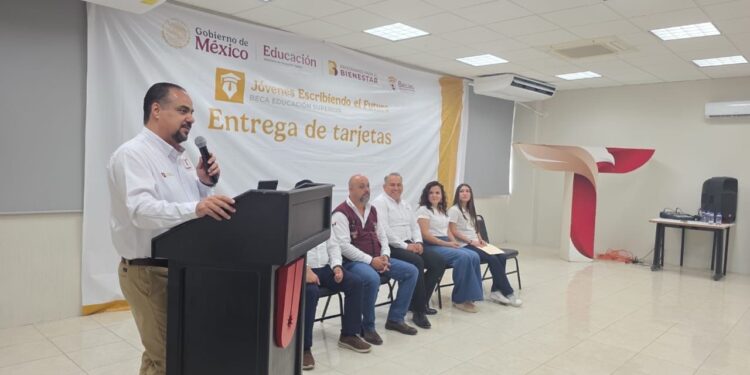 Refuerzan apoyo a estudiantes tamaulipecos con becas “Jóvenes Escribiendo el Futuro”