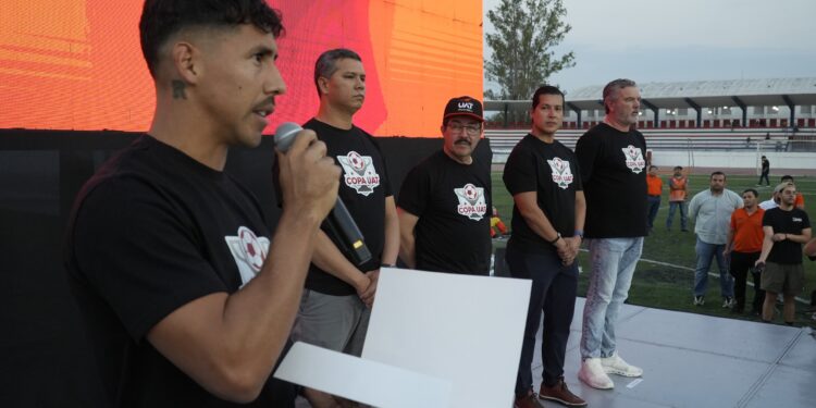 El rector inaugura la Copa UAT 2026 con Ricardo “Diablito” Chávez como invitado de honor