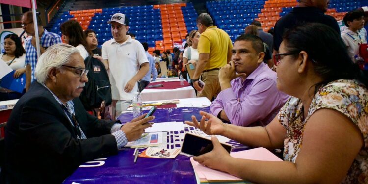 Acerca la Feria Nacional de Empleo oportunidades laborales e inclusión en Matamoros