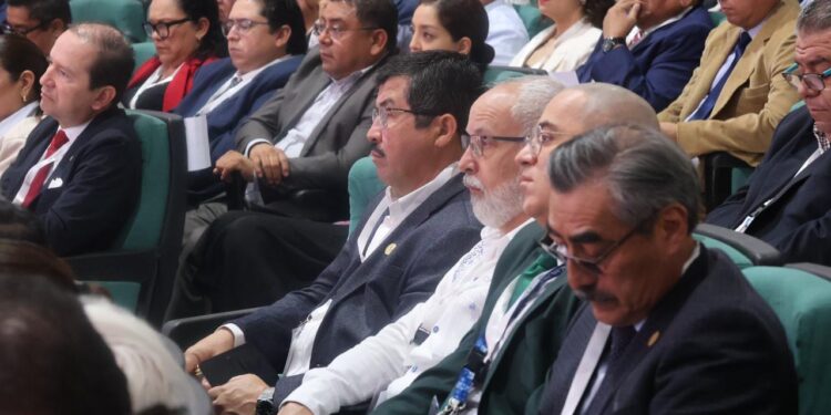 Rector de la UAT fortalece lazos en sesión nacional de la ANUIES