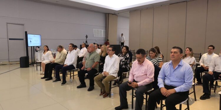Llama Américo a fortalecer un periodismo libre, responsable y comprometido con la verdad