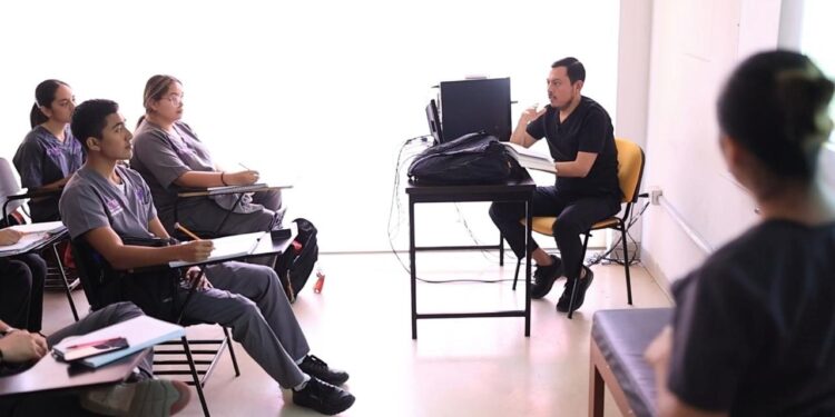 DIF Tamaulipas mantiene abierta la convocatoria para la Licenciatura en Terapia Física en el CREE