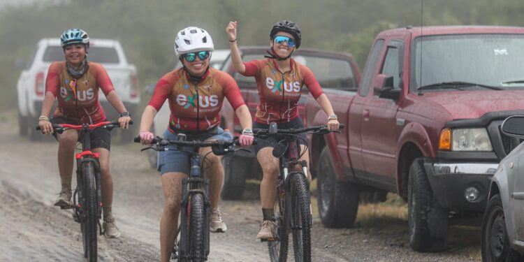 Participa SEDENER en rodada ciclista por el Día Mundial del Viento