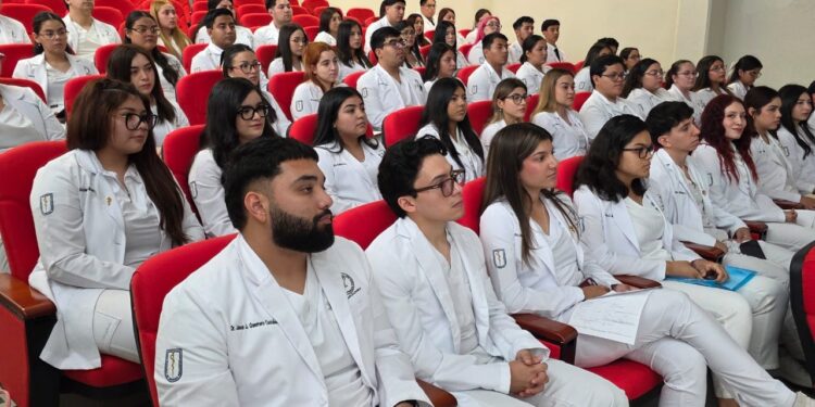 Egresados de Medicina de la UAT obtienen 276 plazas para internado médico