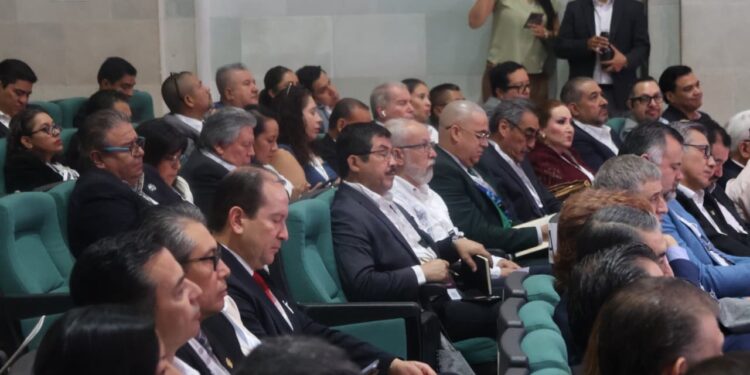 Rector de la UAT fortalece lazos en sesión nacional de la ANUIES