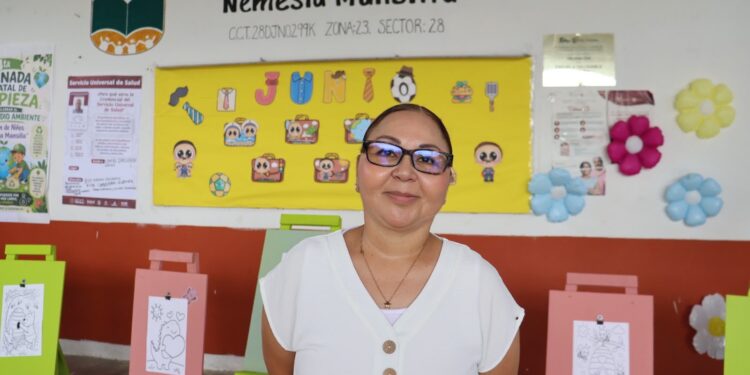 Adolescentes en conflicto con la Ley Penal elaboran y donan mobiliario de creación artística a Jardín de Niños de Güémez