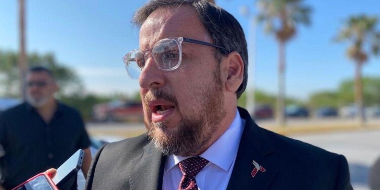 Indebido condicionar la entrega de documentos oficiales al pago de graduaciones: SET