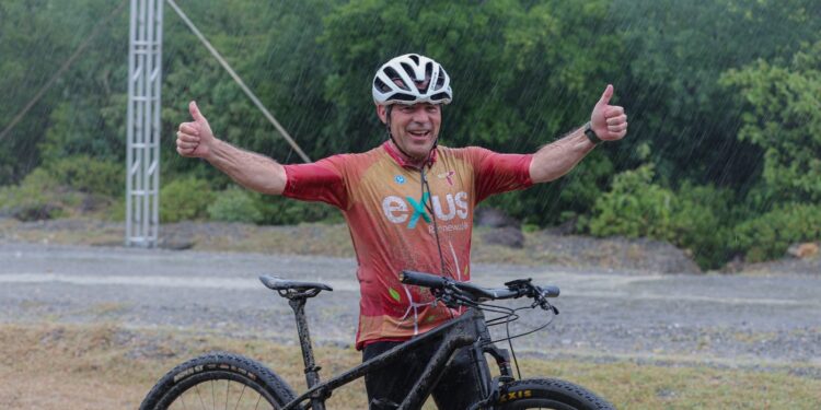 Participa SEDENER en rodada ciclista por el Día Mundial del Viento