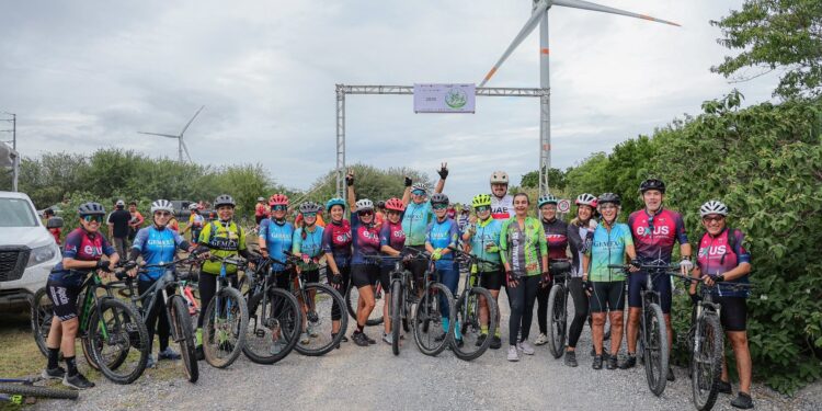 Participa SEDENER en rodada ciclista por el Día Mundial del Viento