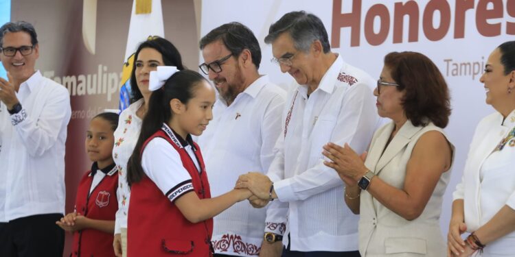 Trabajamos para que haya mejores escuelas y más oportunidades para todas y todos: Américo
