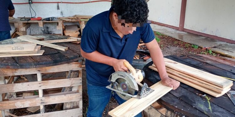 Impulsa DEMA conciencia ambiental y capacitación laboral en adolescentes