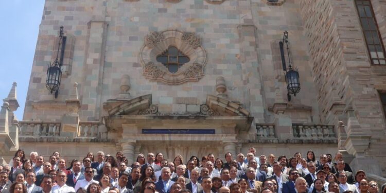 Rector de la UAT fortalece lazos en sesión nacional de la ANUIES