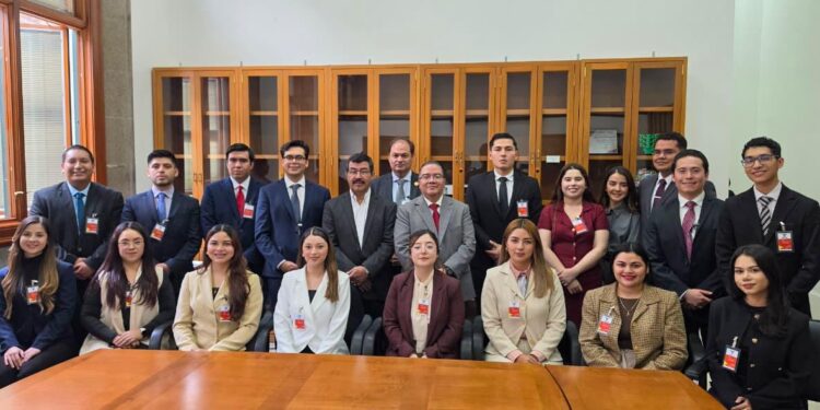 Fortalece rector perfil profesional de estudiantes de la UAT ante la SCJN