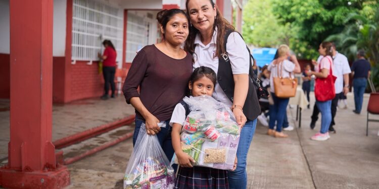 Entrega DIF Tamaulipas dotaciones para que estudiantes continúen con sus desayunos escolares en vacaciones