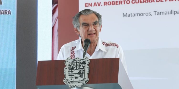 Inaugura Américo obra vial y entrega escrituras a familias matamorenses