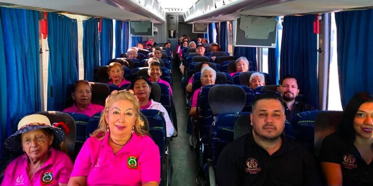 Disfrutan viaje de turismo social 55 jubiladas y jubilados: Sectur