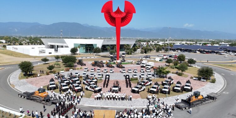 Fortalece Gobierno de Tamaulipas capacidad operativa de la Secretaría de Obras Públicas con nueva maquinaria