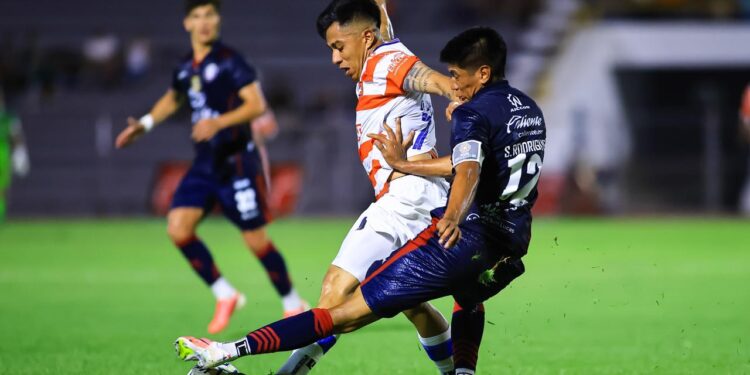 CORRECAMINOS FUE LETAL FRENTE AL CAMPEÓN Y LO VENCE 3 A 1