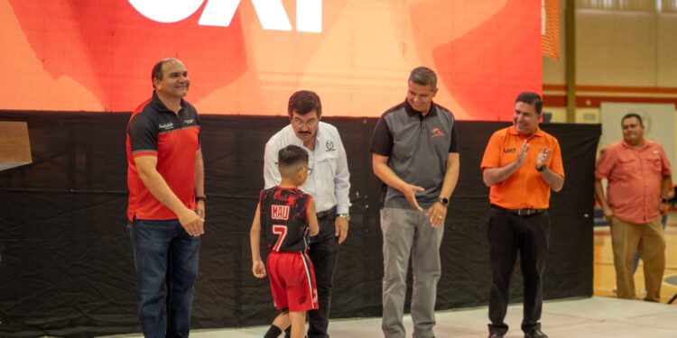 El rector Dámaso Anaya consolida el éxito de la primera Copa UAT de Básquetbol