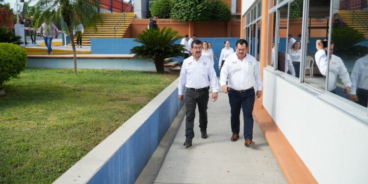 Rector de la UAT supervisa avances de obras de remodelación en la Facultad de Derecho Victoria