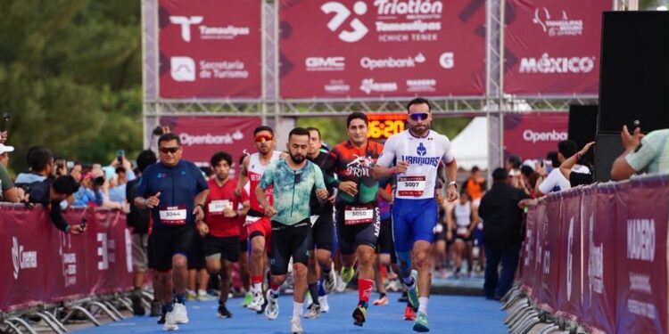 Conquistan el Triatlón Tamaulipas Eduardo Núñez y Fernanda Salazar