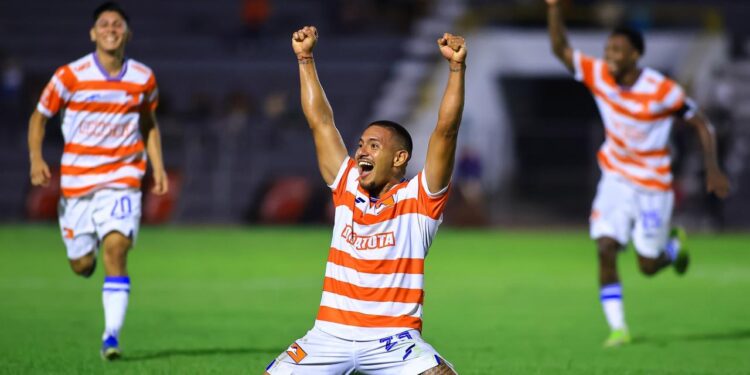 CORRECAMINOS FUE LETAL FRENTE AL CAMPEÓN Y LO VENCE 3 A 1