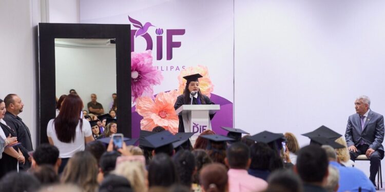 CREE del DIF Tamaulipas gradúa a 32 profesionales de la rehabilitación
