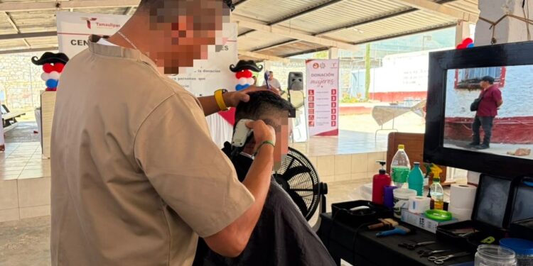 Conmemora CEDES Victoria Día del Peluquero con jornada de corte de cabello a bajo costo