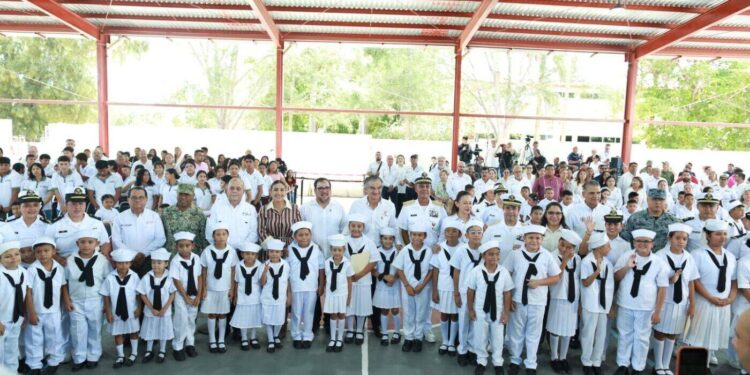 Arranca Américo ciclo escolar 2026-2027 con apoyos por más de 354 mdp para estudiantes
